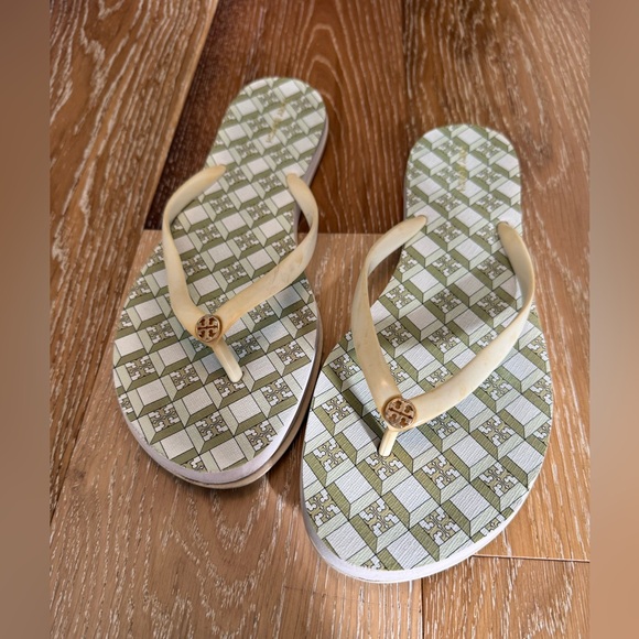 Tory Burch flip flops - Picture 2 of 9